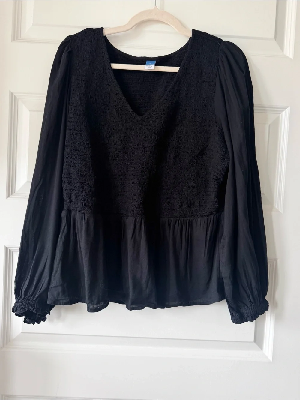 Old Navy Black Smocked Peplum Blouse Women’s XL Long Sleeve V-Neck